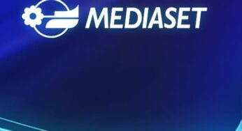 Lo riconoscete? Qui era giovanissimo, oggi è l’uomo più potente della tv italiana