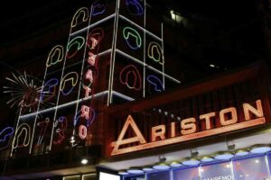 Il Festival di Sanremo è da sempre la vetrina culturale più potente della musica italiana: milioni di spettatori