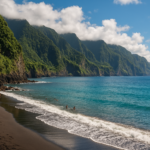 Seixal Beach di Madeira: l'incanto della sabbia nera vulcanica tra montagne lussureggianti
