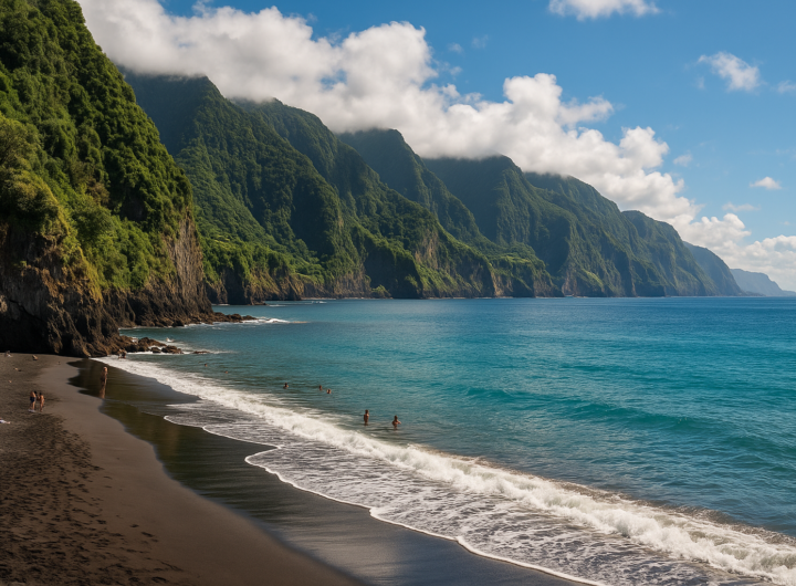 Seixal Beach di Madeira: l'incanto della sabbia nera vulcanica tra montagne lussureggianti