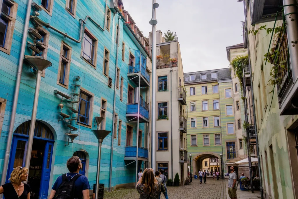 Kunsthofpassage di Dresda: il cortile artistico dove la pioggia diventa musica