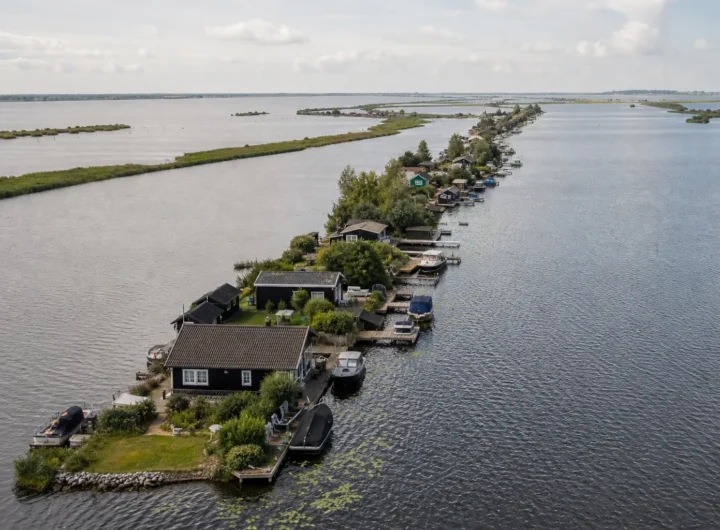 Scheendijk: il borgo olandese dove le case galleggiano sull'acqua
