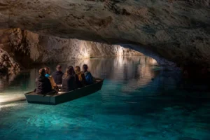 Seegrotte: il lago sotterraneo più grande d'Europa nascosto nelle viscere dell'Austria