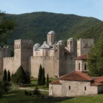 Monastero di Manasija: affreschi straordinari e storia serba tra i boschi della Valle del Resava